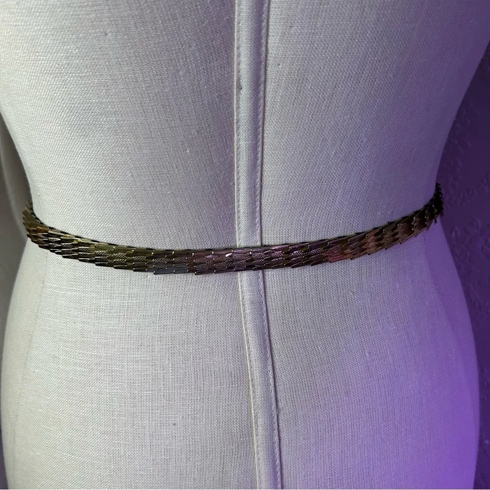 Elegant Gold and Black Women's Belt vintage 27” stretch belt